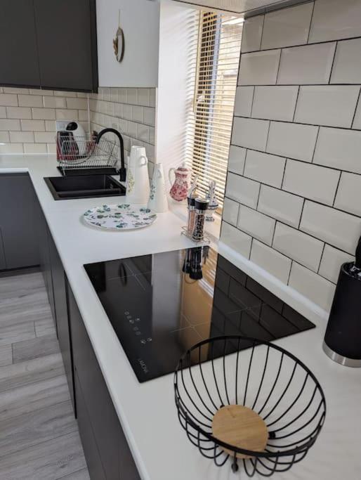 7 Guests - 4 Bedroom - Free Wi-Fi - Kettering Ngoại thất bức ảnh