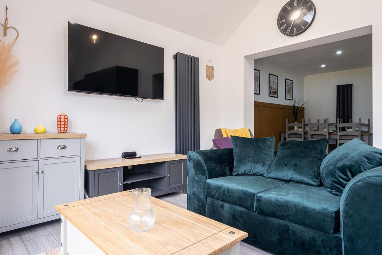 7 Guests - 4 Bedroom - Free Wi-Fi - Kettering Ngoại thất bức ảnh