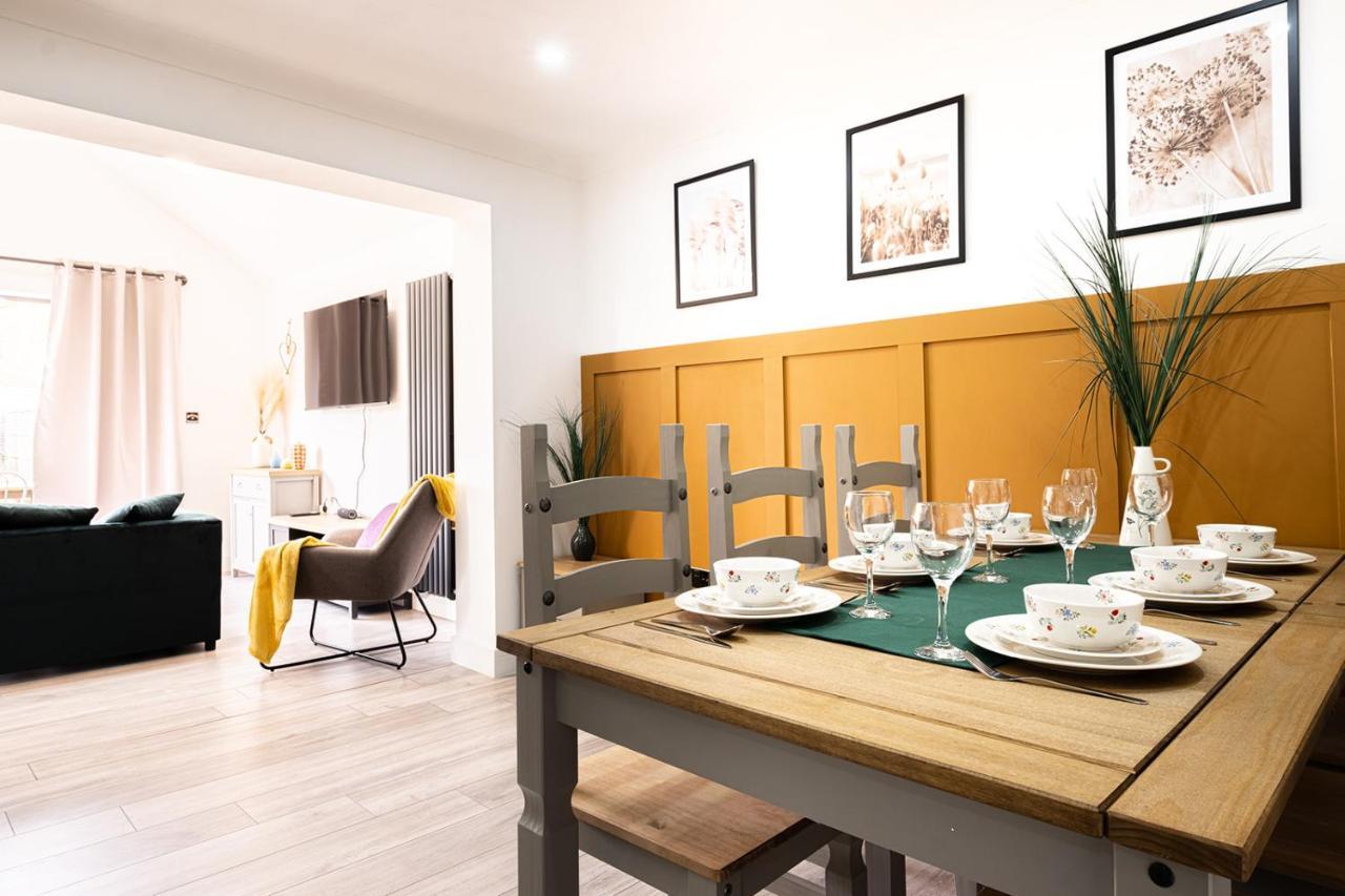 7 Guests - 4 Bedroom - Free Wi-Fi - Kettering Ngoại thất bức ảnh