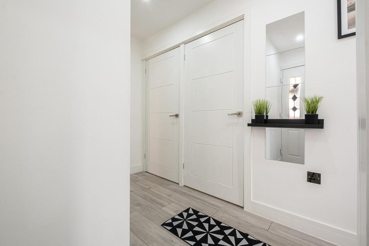 7 Guests - 4 Bedroom - Free Wi-Fi - Kettering Ngoại thất bức ảnh
