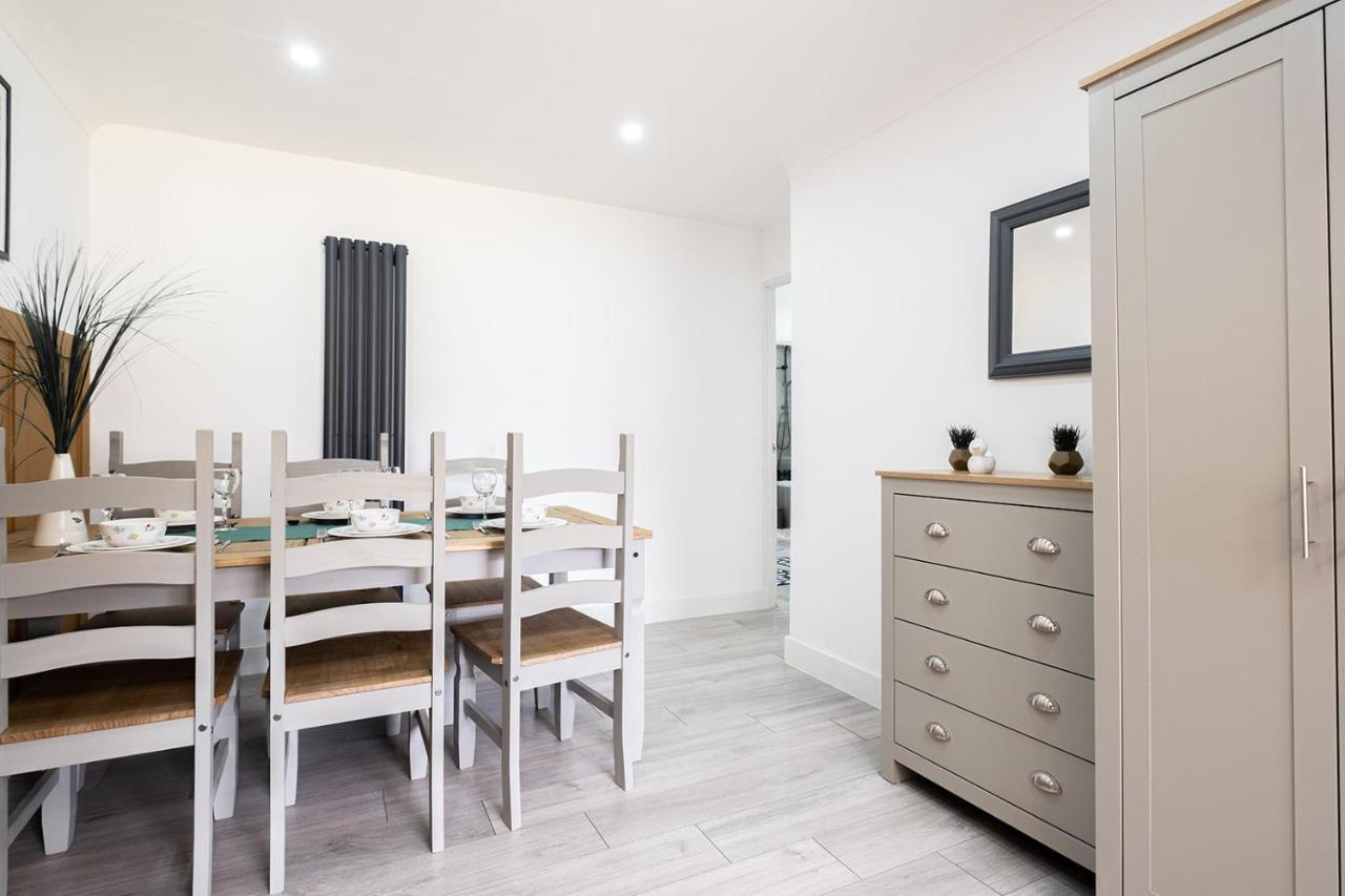 7 Guests - 4 Bedroom - Free Wi-Fi - Kettering Ngoại thất bức ảnh