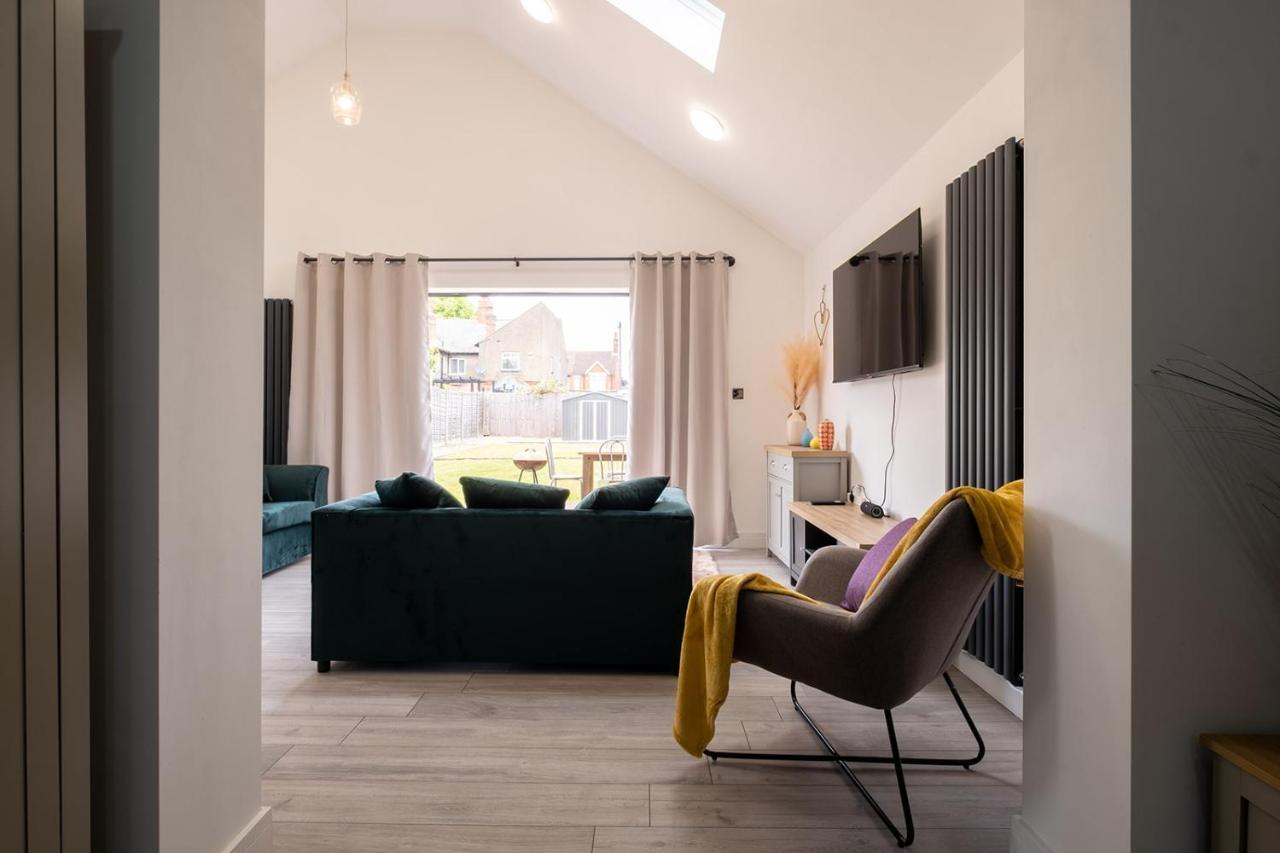 7 Guests - 4 Bedroom - Free Wi-Fi - Kettering Ngoại thất bức ảnh