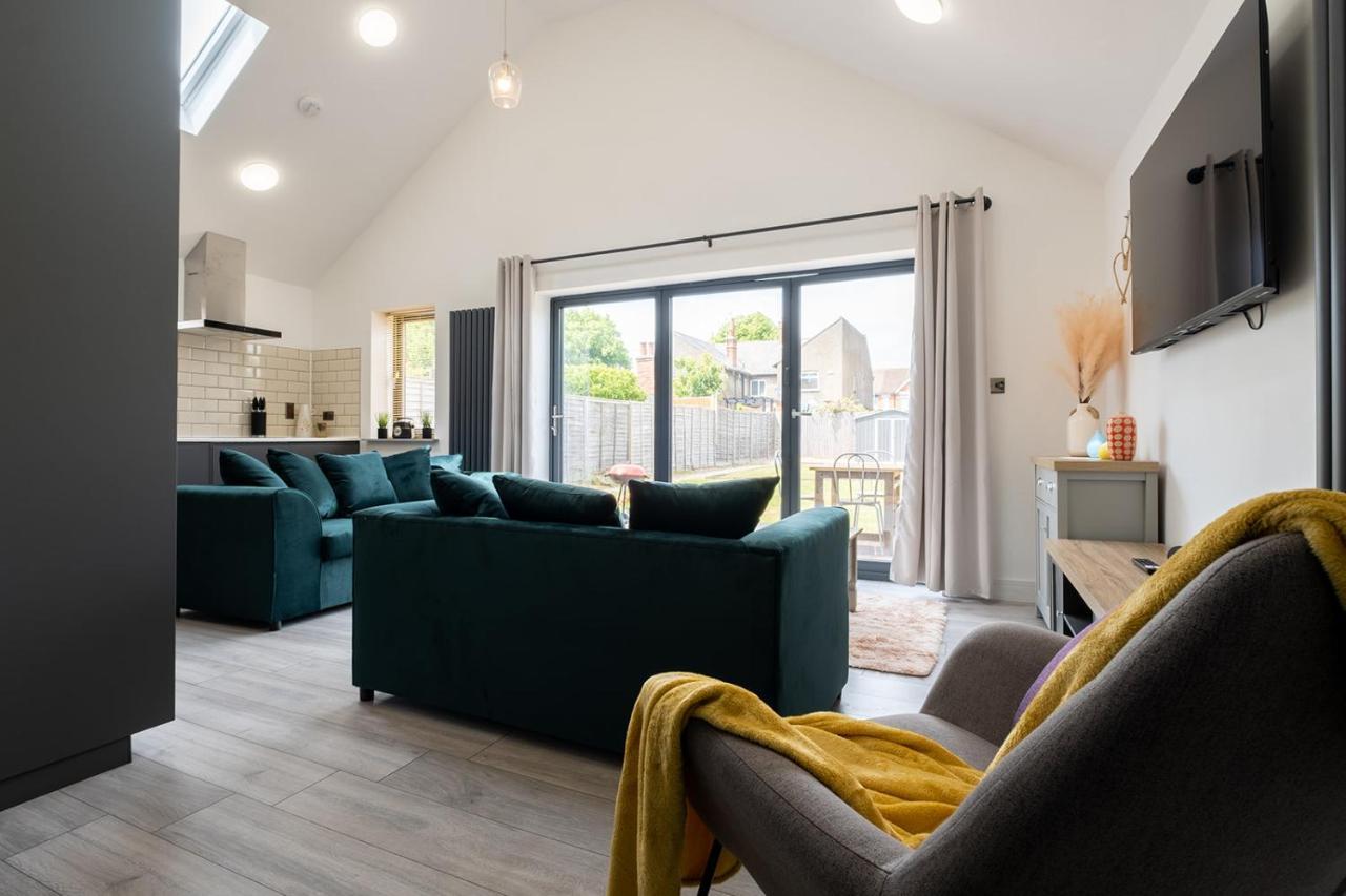 7 Guests - 4 Bedroom - Free Wi-Fi - Kettering Ngoại thất bức ảnh