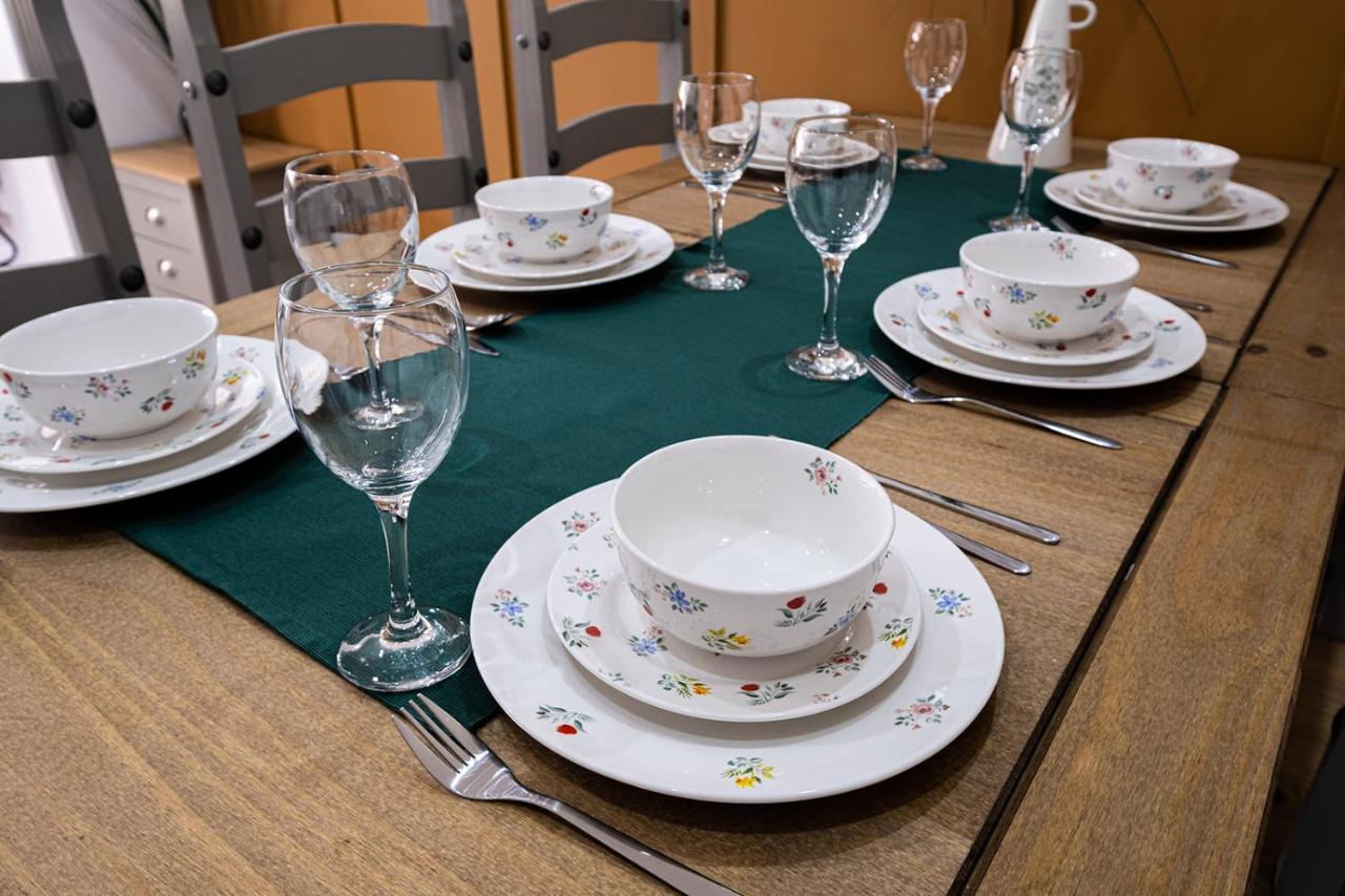 7 Guests - 4 Bedroom - Free Wi-Fi - Kettering Ngoại thất bức ảnh